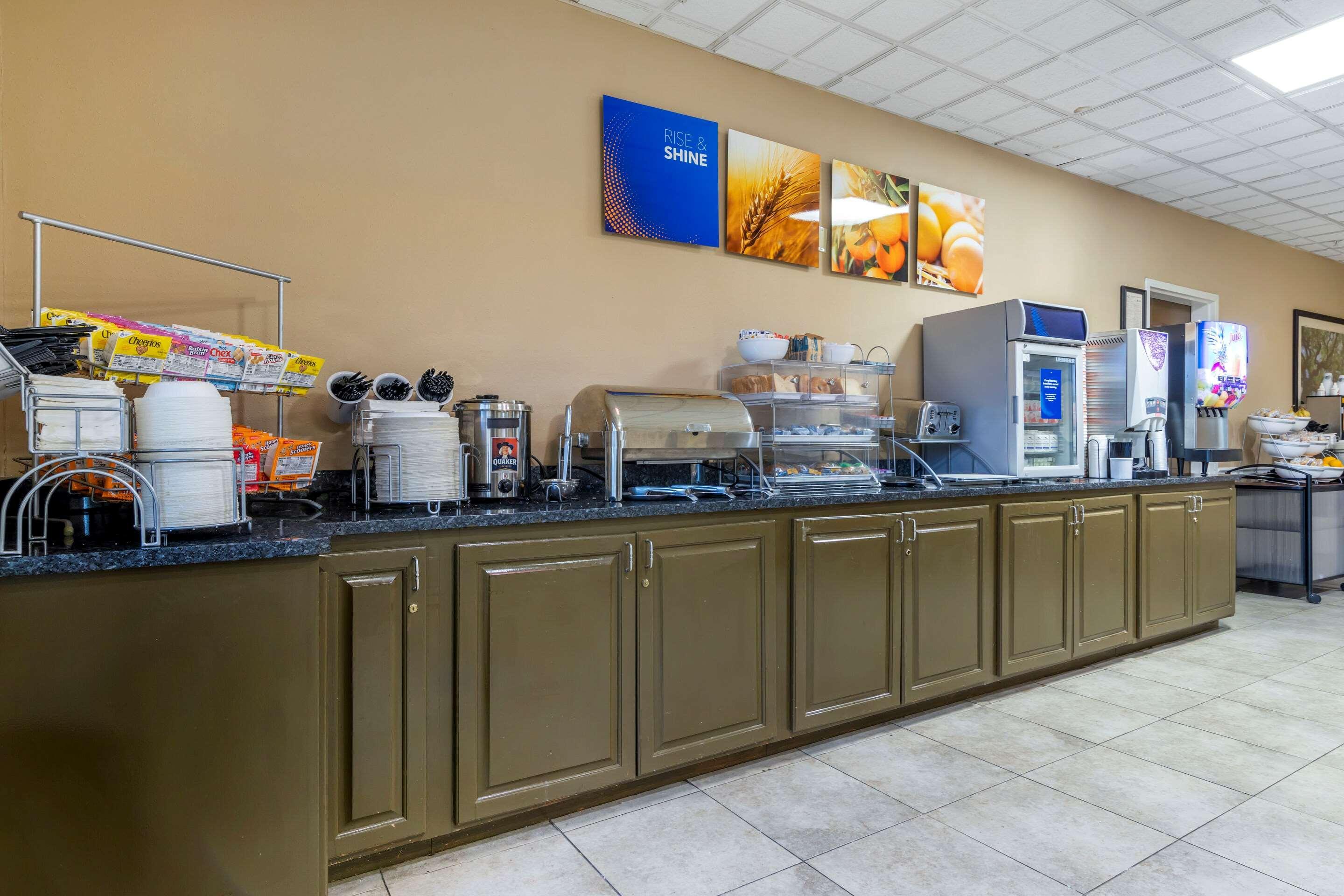Comfort Suites Savannah North Port Wentworth Exterior foto
